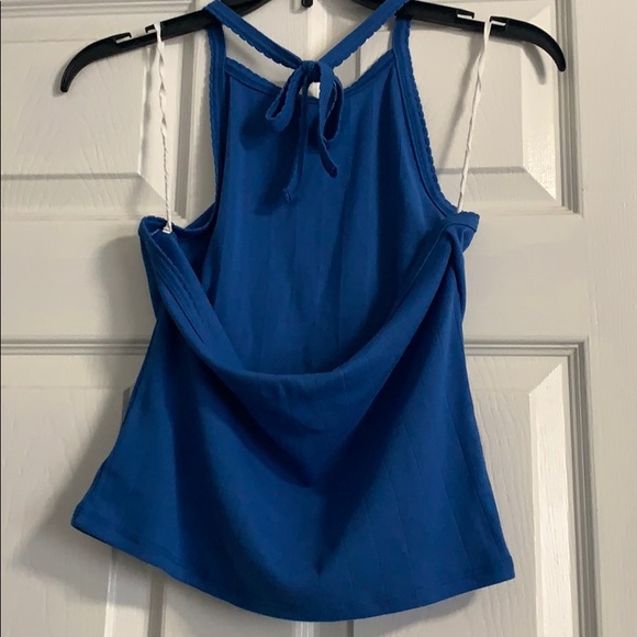 Top - Picture 2 of 6